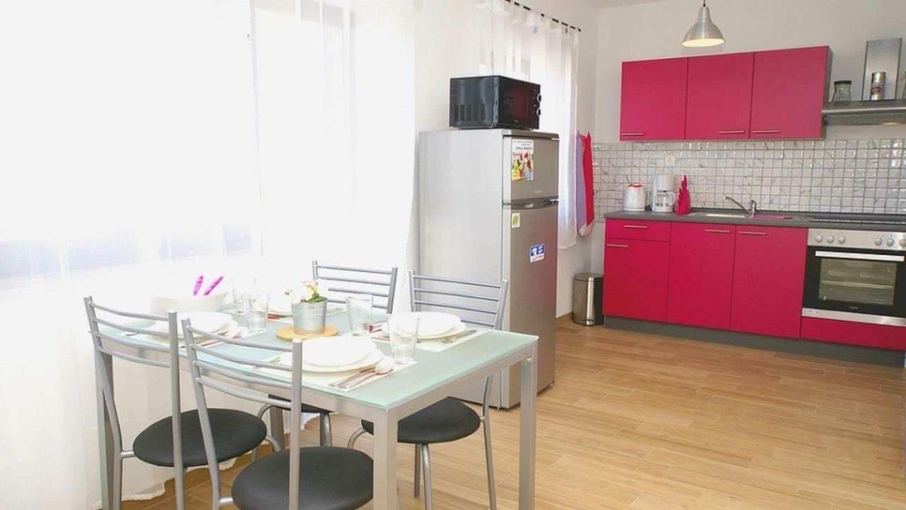 Apartments Kamelija مالينسكا المظهر الخارجي الصورة
