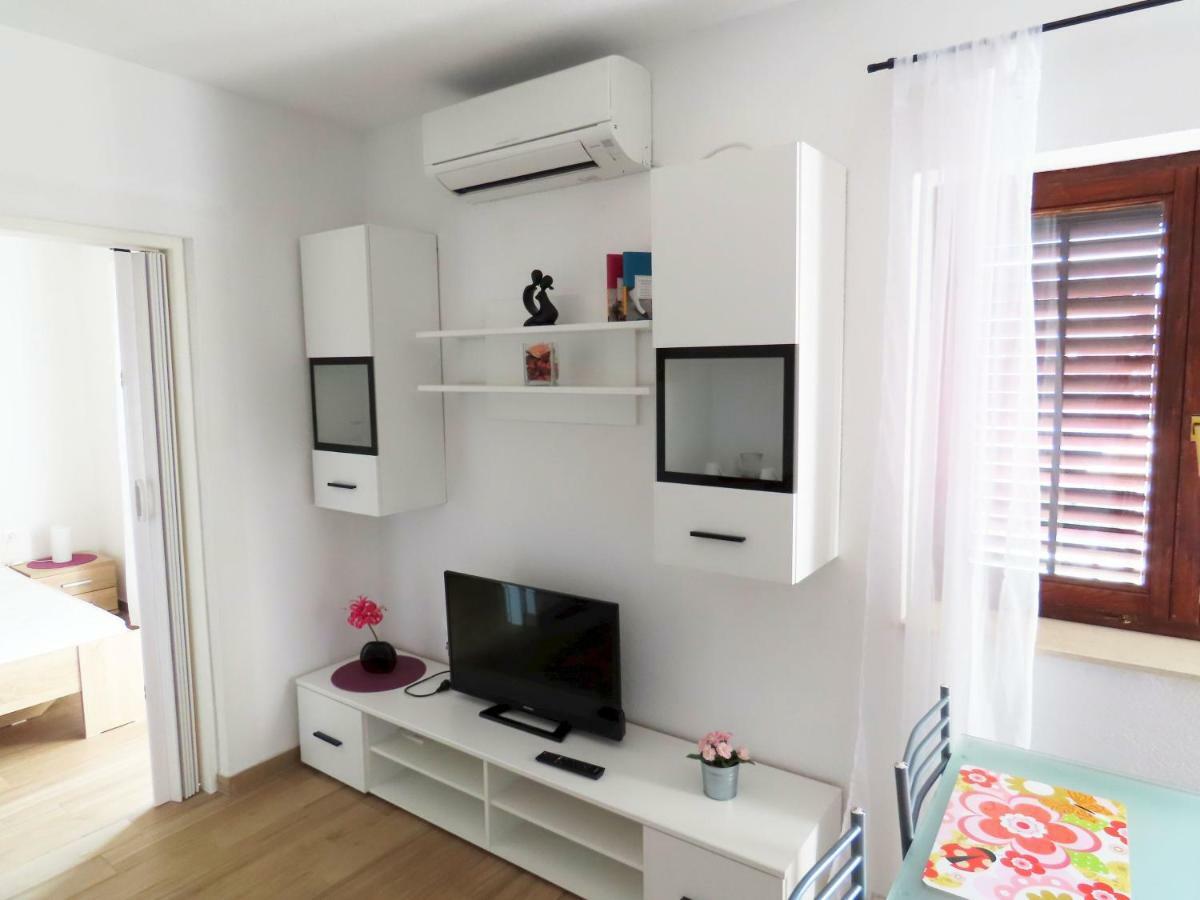 Apartments Kamelija مالينسكا المظهر الخارجي الصورة